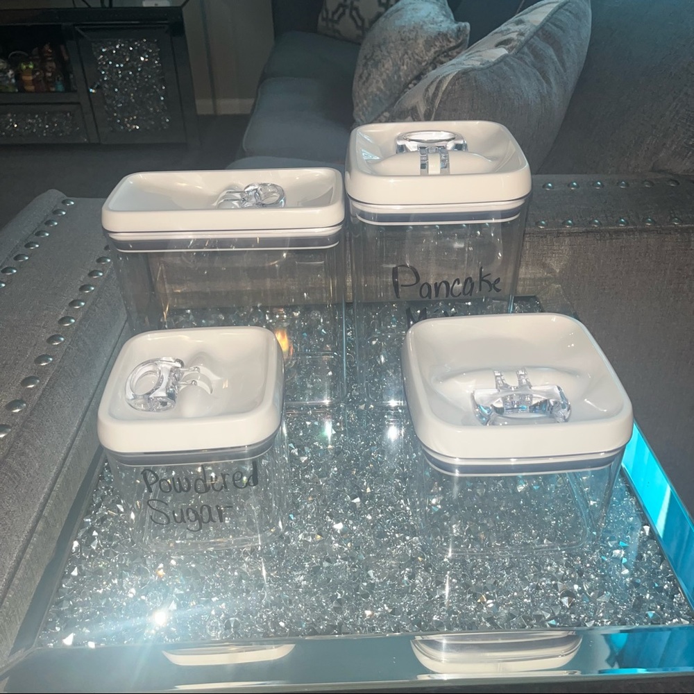 4 Set Storage Containers